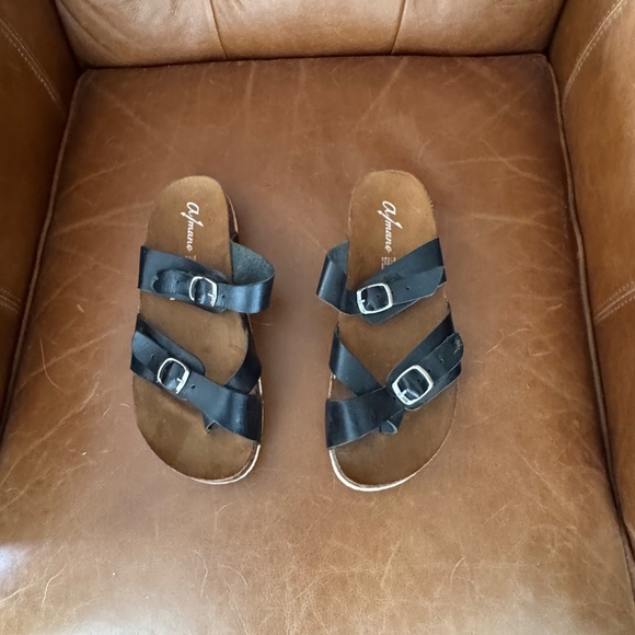 Beautiful Custom Made Sandals Black. New Size 7 - Picture 3 of 3